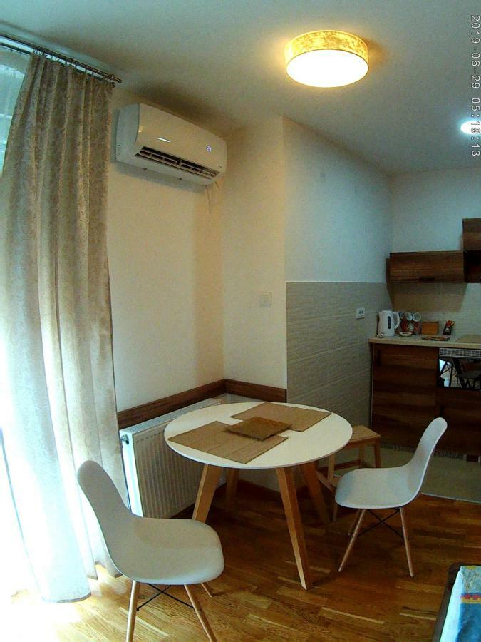 Uki-Modern Apartment With Parking Novi Sad Exterior photo
